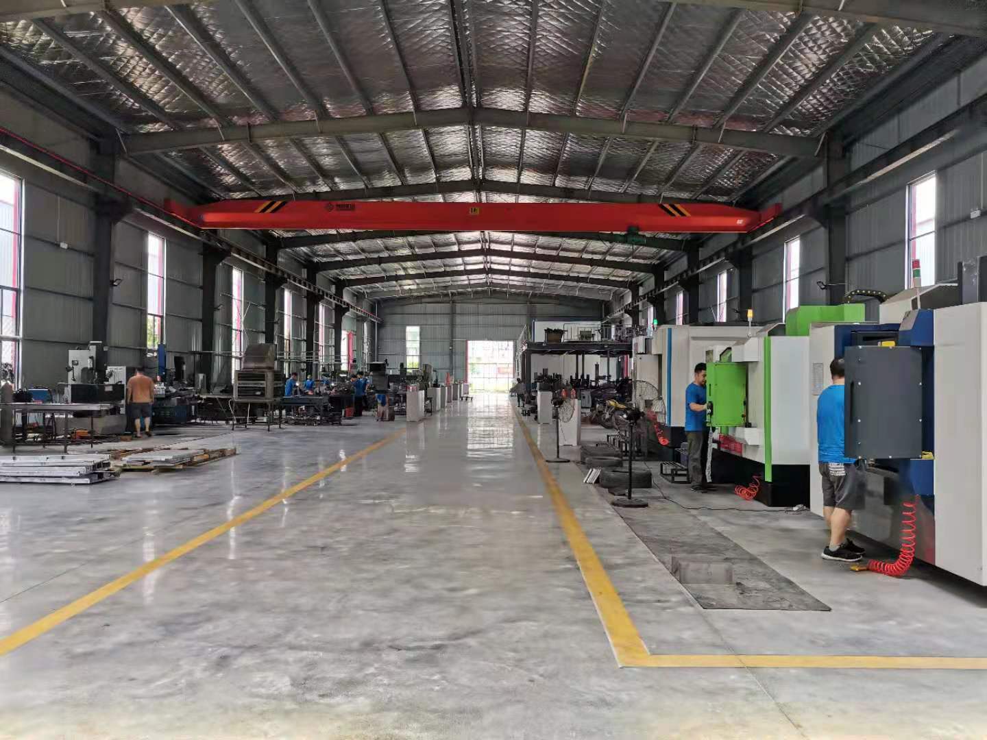 HUAYI Mould manufacturing workshop in Hubei, China – CNC machining and extrusion tooling production line